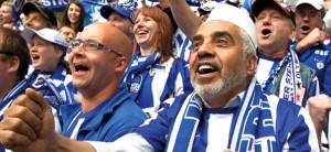 Ein Imam inmitten von Hertha-Fans