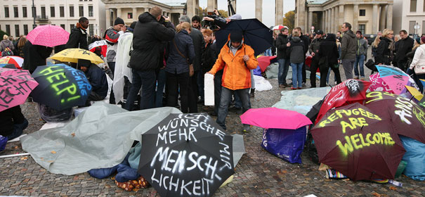 fluechtlinge_brandenburger_tor