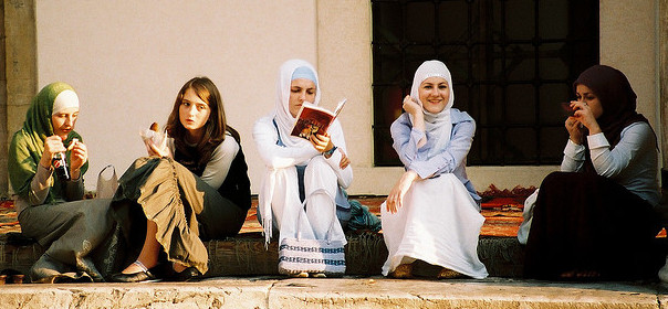 Symbolbild: Kopftuchverbot, Lehrerinnen