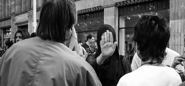 Symbolbild: Kopftuch, Muslimin© (Never Edit/CC 2.0/ flickr)