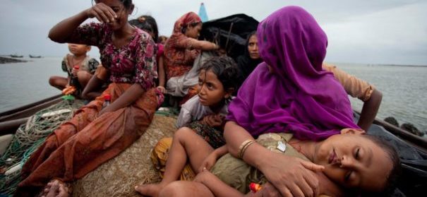 Rohingya-Flüchtlinge auf einem Boot, Flüchtlingswelle, Corona © amnesty.org