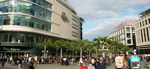 Die Einkaufsstraße "Zeil" in Frankfurt. Hier wurde ein junger Muslim mit einer Reizgaspistole angeschossen © shutterstock