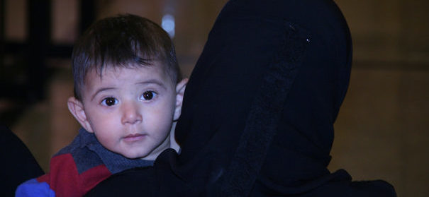 Rechtsextreme wollen die Vormundschaft für minderjährige Flüchtlinge übernehmen. © flickr, Caritas Schweiz