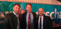 Andre Poggenburg (links) und Kollegen am vergangenen politischen Aschermittwoch. Trotz offenen rassistischen Sprüchen soll die AfD auch in Zukunft nicht vom Verfassungsschutz beobachtet werden. © Facebook