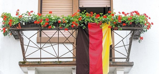 Symbolbild Deutschland Studie © shutterstock, bearbeitet by iQ.