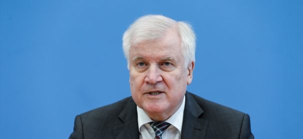 Seehofer, Rassismus Polizei, Studie, Imamausbildung