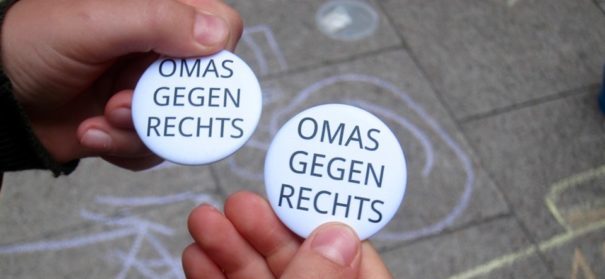 "Omas gegen rechts" (c)facebook, bearbeitet by iQ