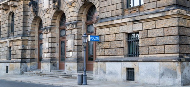 Polizei-Behörde Ermittler Rechtsextremisten