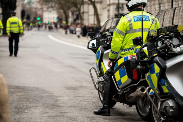 Muslimin in England erschossen © shutterstock, bearbeitet by iQ