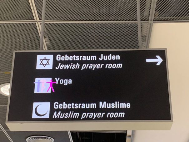 Gebetsraum Frankfurt Airport ©Facebook, bearbeitet by iQ