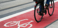 Rassistische Radfahrerin attackiert dreijähriges Mädchen © Shutterstock, bearbeitet by iQ