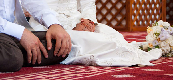Symbolbild: Islamische Ehe © shutterstock, bearbeitet by iQ.