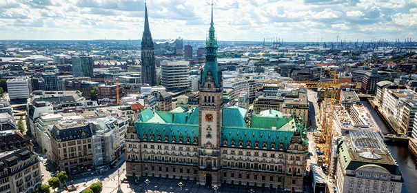 Verfassung in Hamburg soll um Kampf gegen Rassismus erweitert werden