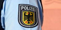 Symbolbild: Polizei, Polizeidienst © Shutterstock, bearbeitet by iQ.