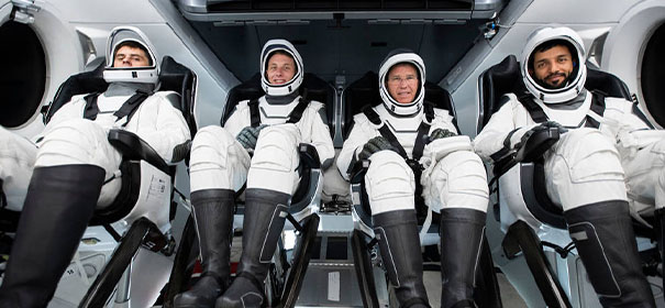 Astronauten © SpaceX, bearbeitet by iQ.