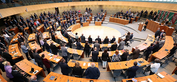 Landtag in NRW © Twitter, bearbeitet by iQ