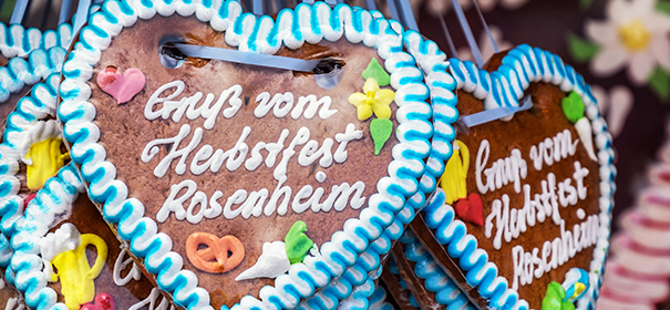 Herbstfest in Rosenheim © Shutterstock, bearbeitet by IslamiQ.