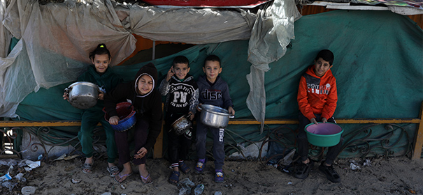 Nothilfe für Menschen im Gazastreifen © Anadolu Images, bearbeitet by iQ