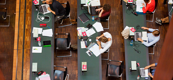 Symbolbild: Universität © shutterstock, bearbeitet by iQ