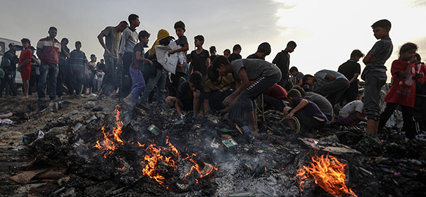 Israelischer Luftangriff auf Rafah (c) AA