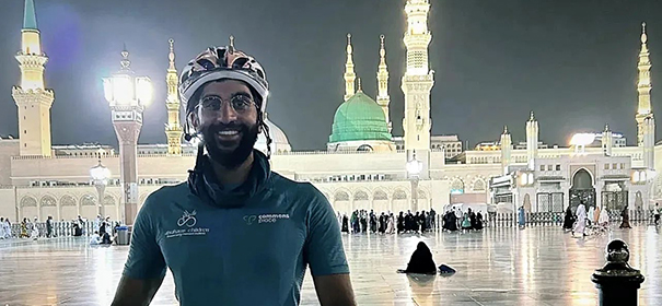 Abdul Aleem Malik hat Medina erreicht © Instagram, bearbeitet by iQ.