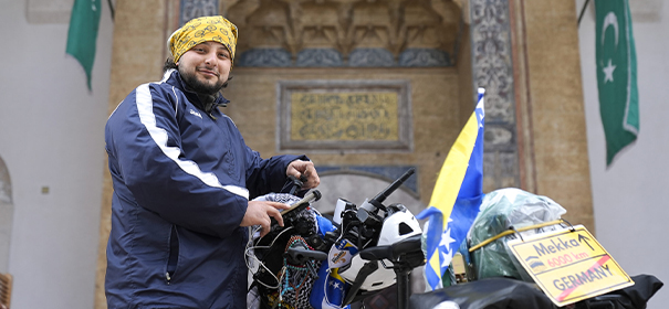 Burak Öztürk auf dem Weg zur Kaaba