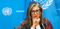 Francesca Albanese über den Völkermord in Gaza © UN Photo/Mark Garten, bearbeitet by iQ.