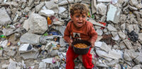 Kinder in Gaza © shutterstock, bearbeitet by iQ.