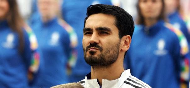 Ilkay Gündoğan bekommt Mevlüde-Genç-Medaille (c)shutterstock, bearbeitet by IQ