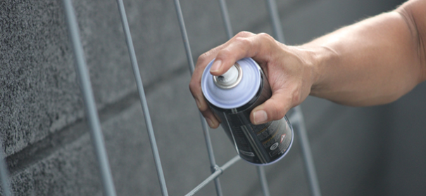Vandalismus Symbolbild © Shutterstock, bearbeitet by iQ.