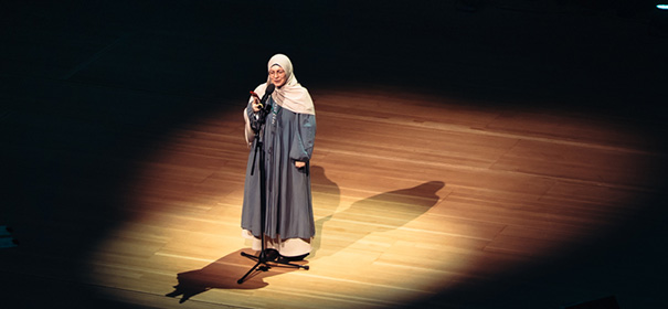 Ayşe İrem © Jonassamsonphotos, bearbeitet by iQ.