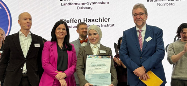 Fatma Kan erhält Deutschen Lehrkräftepreis