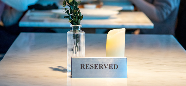 Kopftuch, Dresscode, Restaurant