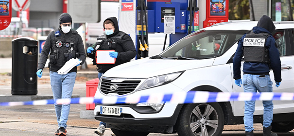 Schüsse in Paris auf Muslime © Shutterstock, bearbeitet by iQ