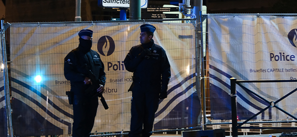 Symbolbild - Polizei Belgien © Shutterstock, bearbeitet by iQ.